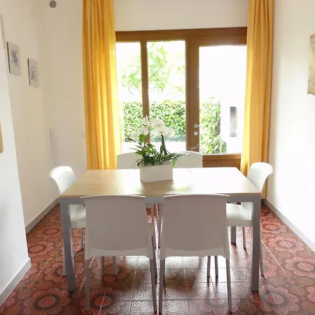 Lägenhet Flat In A With Garden