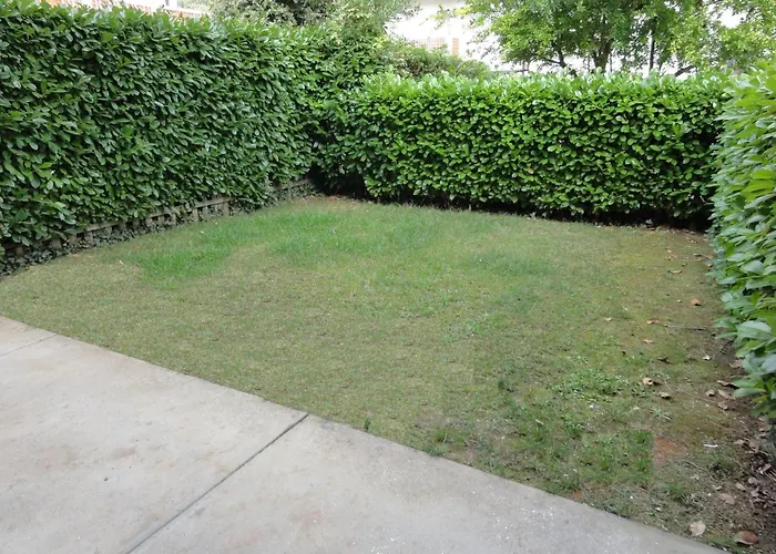Flat In A With Garden Appartement *